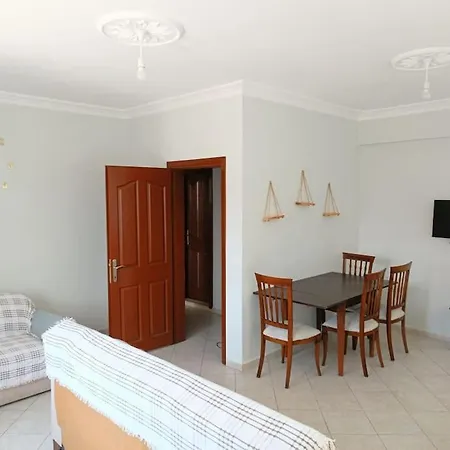 Apartament Fethiye'de Merkezi Konumda 1+1 Daire