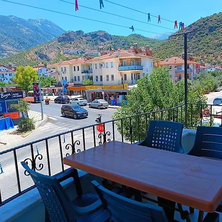 Apartment Fethiye'de Merkezi Konumda 1+1 Daire